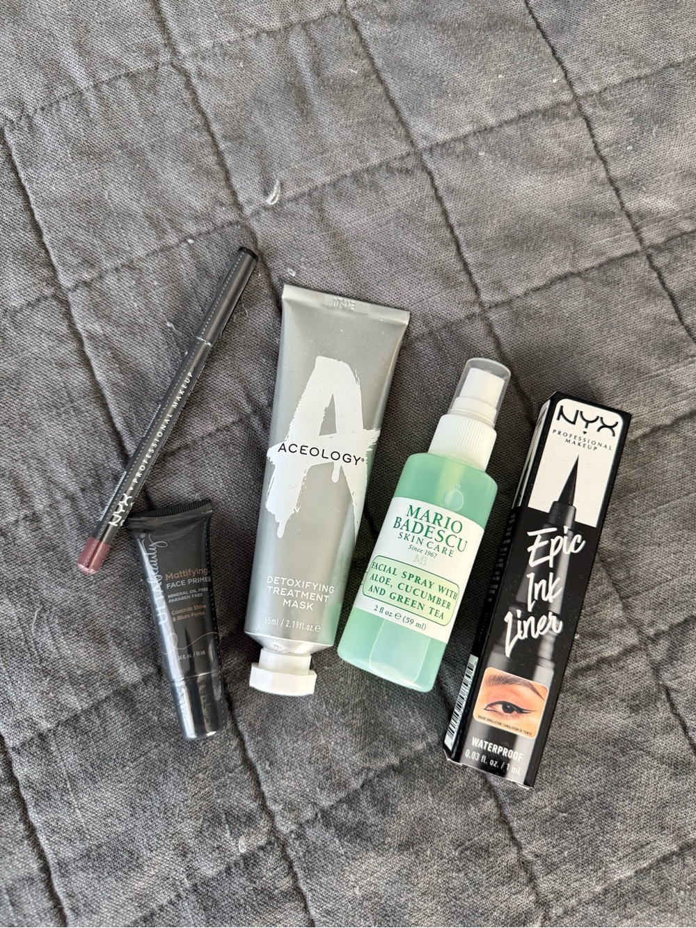 Makeup & Skin Care Bundle - Picture 2 of 2